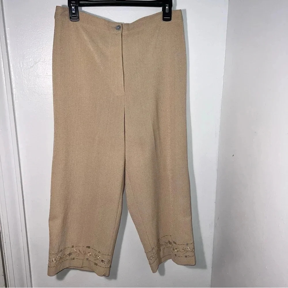 Alfred Dunner,12, beige sequent beaded elastic waist mother of pearl button crop